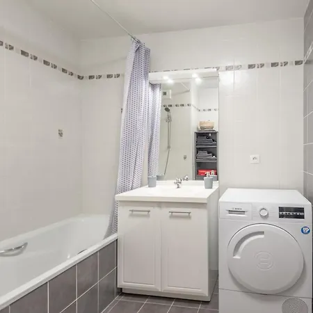 Joli T2 De 57 M Proche Et Vieille *